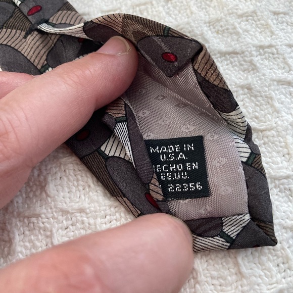 Adolfo Couture Mens Print 100% Silk Tie Made In The USA - Picture 3 of 4